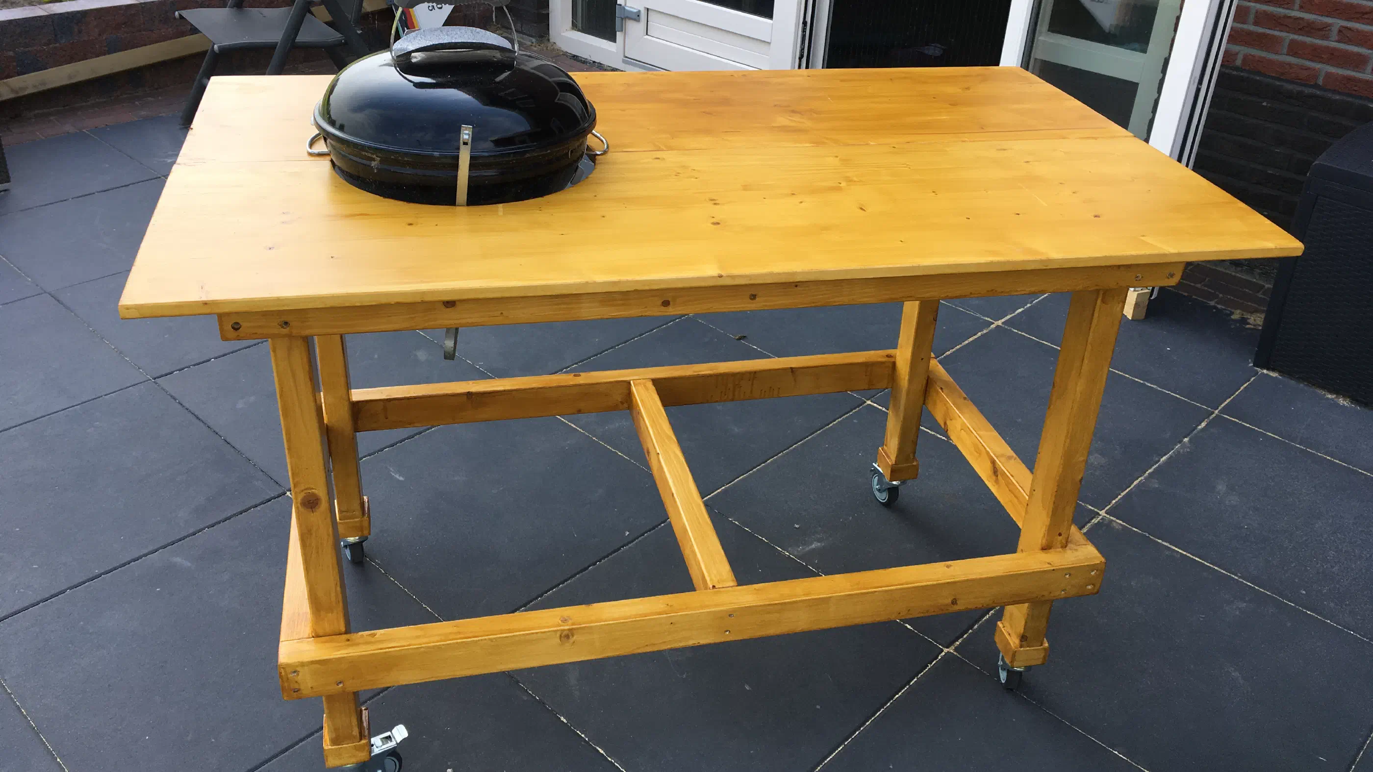 Hoe maak je een BBQ-tafel? Laat de zomer nu maar komen